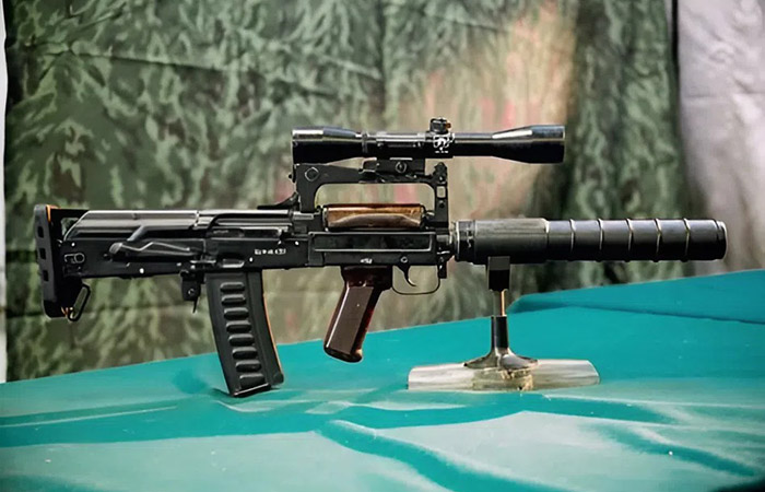 Помимо достоинств, у Грозы были и недостатки. Помимо достоинств, у Грозы были и недостатки.