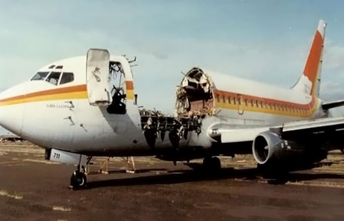 Катастрофа с Boeing 737 в 1988 году. Катастрофа с Boeing 737 в 1988 году.