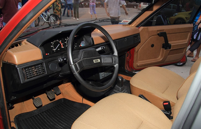 Поэтому сходство лишь внешнее.