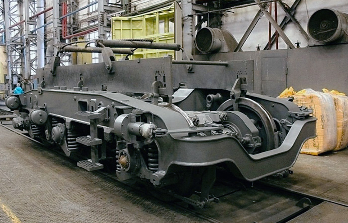 У тепловоза тележка гораздо массивнее