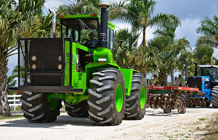 Большому трактору - большой и медленный мотор.