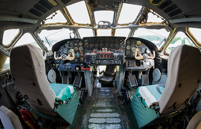 Нужен был большой экипаж. Нужен был большой экипаж.