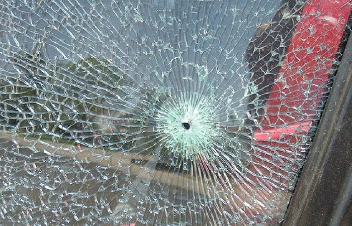 Боковые рассыпаются в шрапнель Боковые рассыпаются в шрапнель