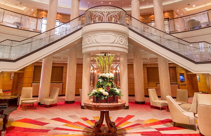 Внутри Queen Mary 2.