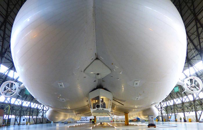 Дирижабль имеет уникальную и очень знакомую форму.