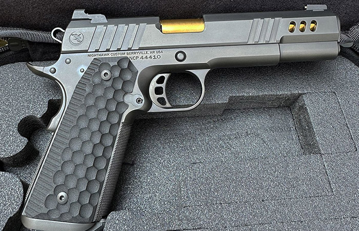 Nighthawk Custom Boardroom./ Фото: kindsniper.com