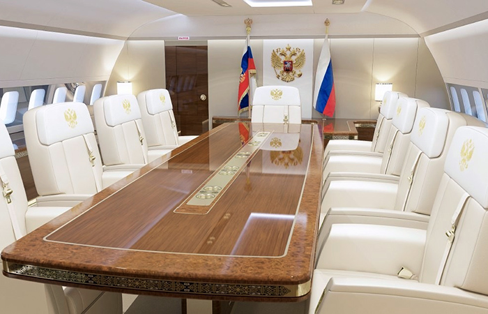 В конференц-зале. В конференц-зале.