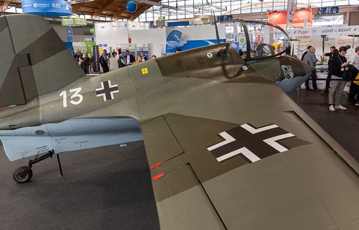 Отреставрированные самолёты до сих пор летают. Отреставрированные самолёты до сих пор летают.