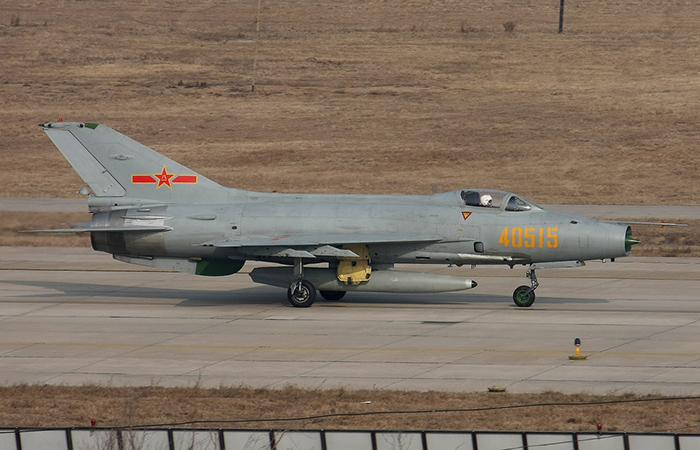 Китайский J-7. Китайский J-7.