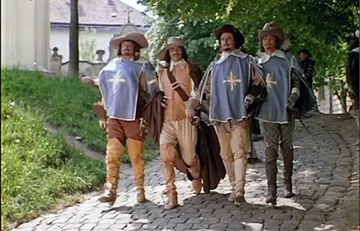 Почти весь фильм - вымысел