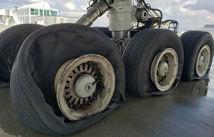 Как на огромном авиалайнере появились квадратные колёса Как на огромном авиалайнере появились квадратные колёса Airbus, колесо, давление, когда, самолёт, чтобы, посадки, просто, инженеры, время, лайнер, форма, системы, почти, буквально, выглядело, может, через, десятки, падает