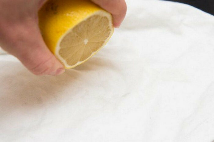 Лимон отбелит ткань / Фото: domopravitelnitsa.com