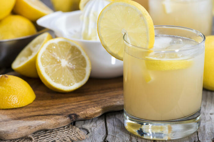 Сок лимона для отбеливания / Фото: foodandmood.com.ua
