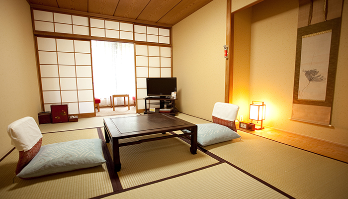 Для чайной церемонии японцы издавна выбирают места, способствующие достижению умиротворенности. / Фото: divui.com