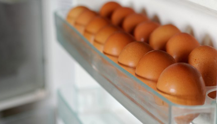 Советские женщины заметили, что яйца хранятся дольше, если обмазать их растительным маслом/Фото:urdu.geo.tv
