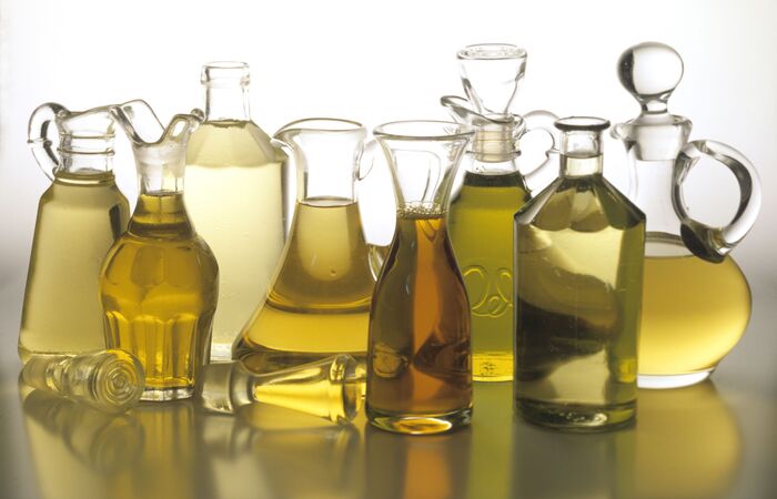 Растительное масло непригодно для смазывания петель даже в экстренных целях. / ru.wikipedia.org