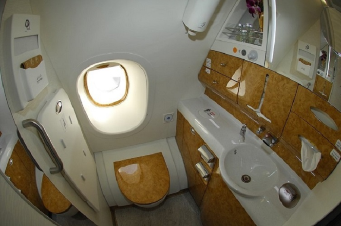  Туалет в самолёте / Фото: rangos.vn