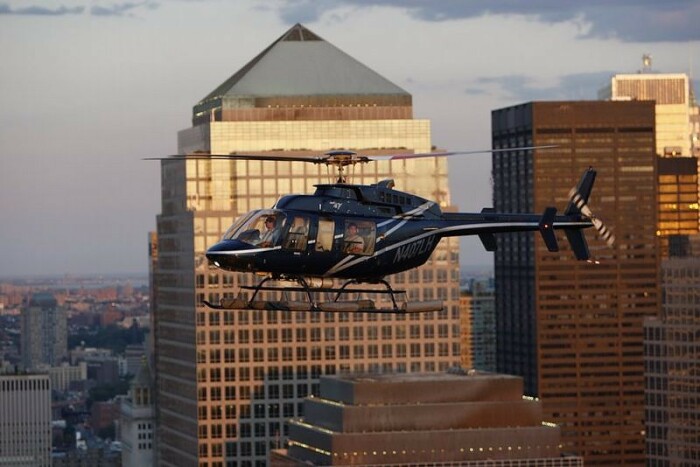  Вертолёты с полозьями органично смотрятся среди небоскрёбов Нью-Йорка / Фото: media.s7.ru