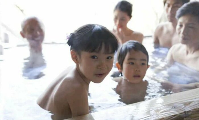  В Японии ванну принимают дружно, всей семьёй / Фото: moscow-airports.com