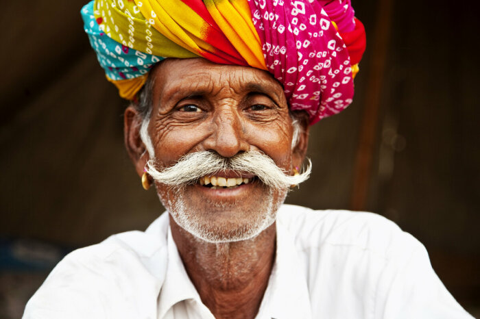 Как индийцы умудряются до старости носить тюрбаны весом до 30 кг 