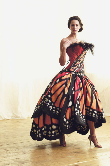 Платье может привлечь очень много внимания /Фото:dzen.ru