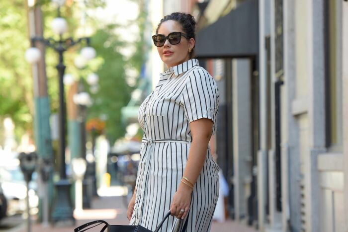 Посадка выше талии.