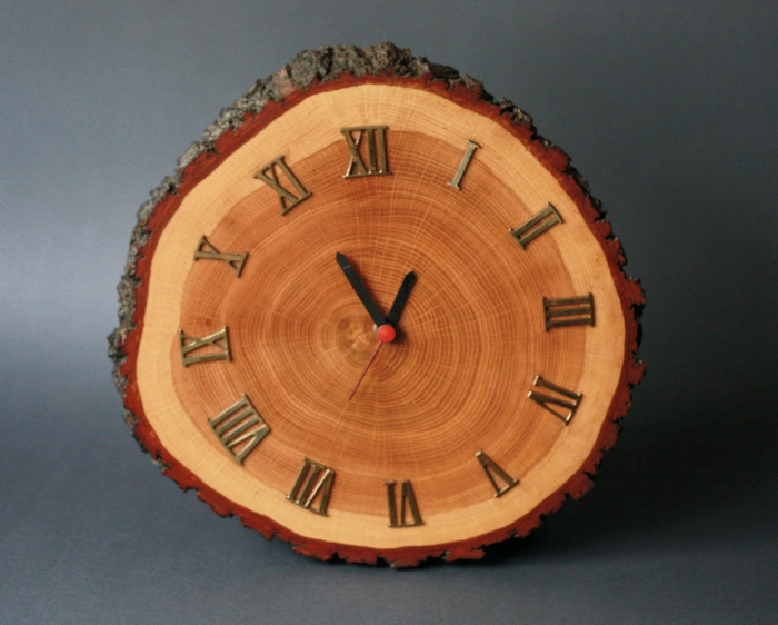 Часы из дерева /Фото:emilia-spanish.ru