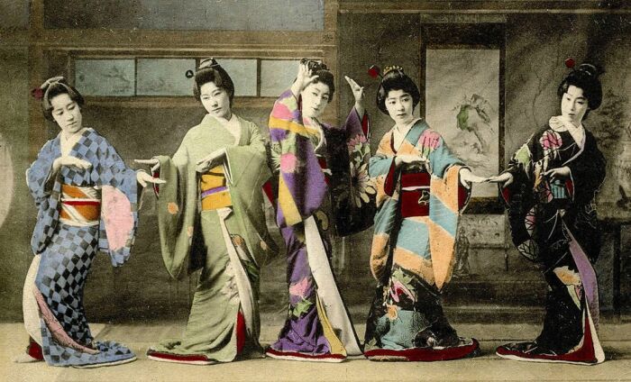 Японки в кимоно /Фото:ru.pinterest.com