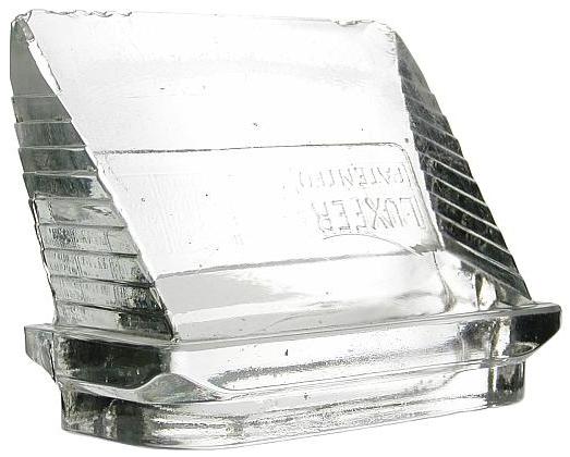 Помогает преломить свет 