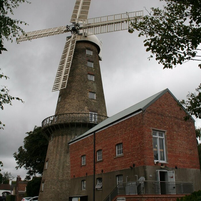 Мельница Moulton Windmill. /Фото:tripadvisor.ca