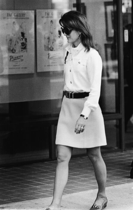 Жаклин Кеннеди в мини-юбке /Фото:shoppingcenter.ru