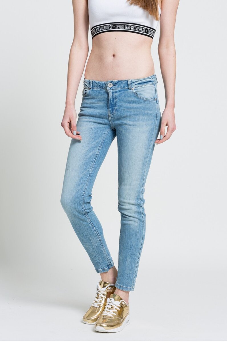 Пока ещё не вернулись в моду 