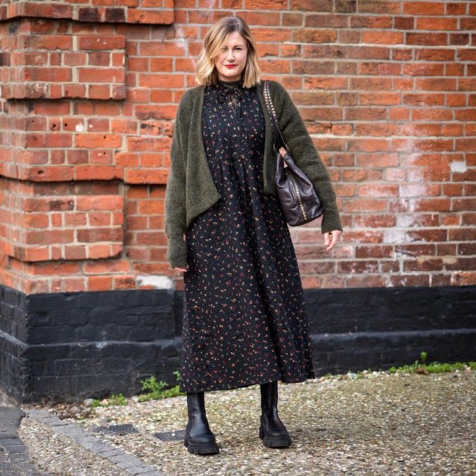 Так платье можно преобразовать. 