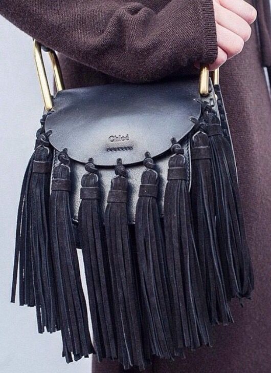 Выдаёт возраст Выдаёт возраст