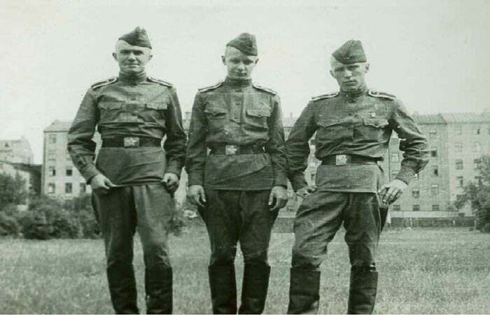 Солдаты в брюках-галифе / Фото: fishki.net