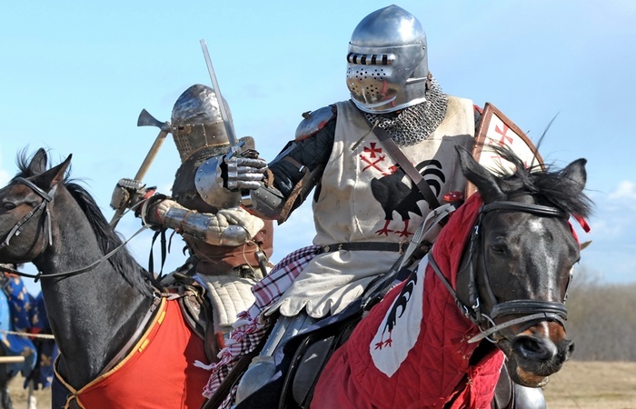 Рыцари в Средневековую эпоху / Фото: 1zoom.ru