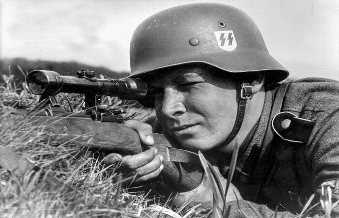Немецкий снайпер в засаде/ Фото: gunsfriend.ru