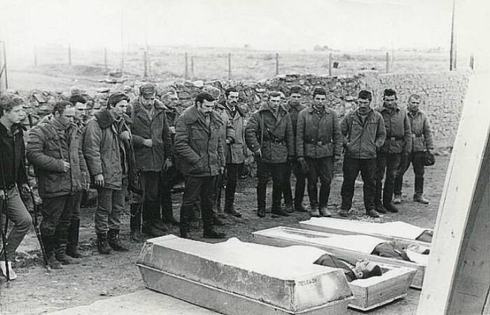 Захоронение погибших солдат / Фото: nvkz-tub.ru