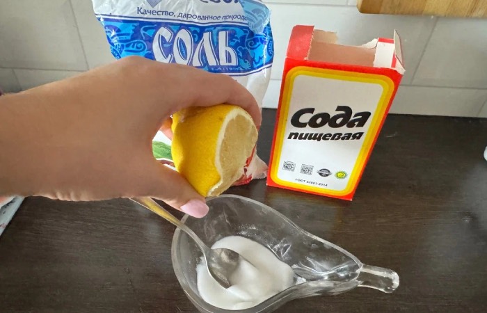 Бюджетное средство для белоснежных подоконников.