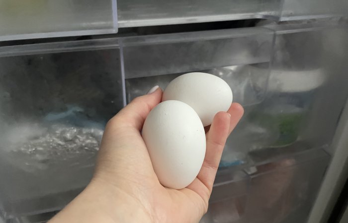 Яйца из морозилке проще разделить на белки и желтки!