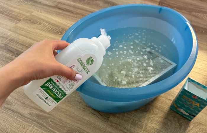 Сода поможет отмыть решётку вытяжки!