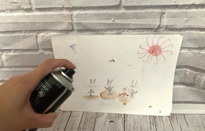 Лак поможет сохранить детские шедевры. Лак поможет сохранить детские шедевры.