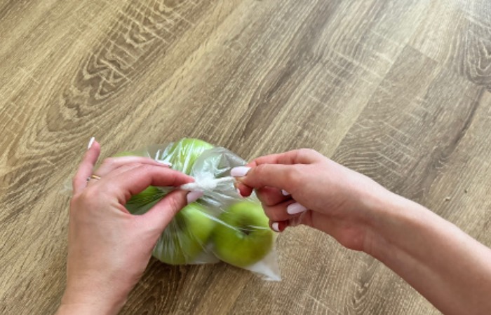 Учимся правильно завязывать пакеты.