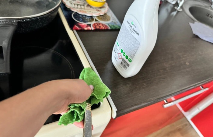 Нож поможет в уборке кухни.