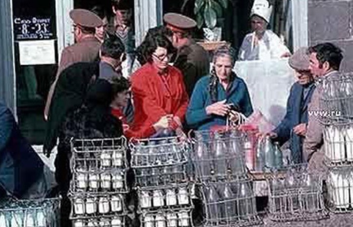 Бутылки сдавали и дети, и взрослые.