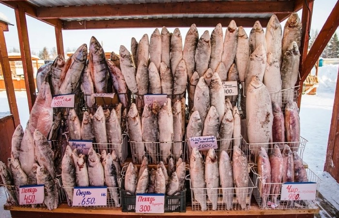 Витрина с рыбой особенно поражает.