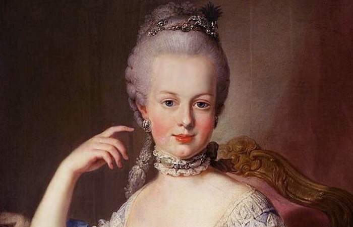 Она любила крестьянскую жизнь.