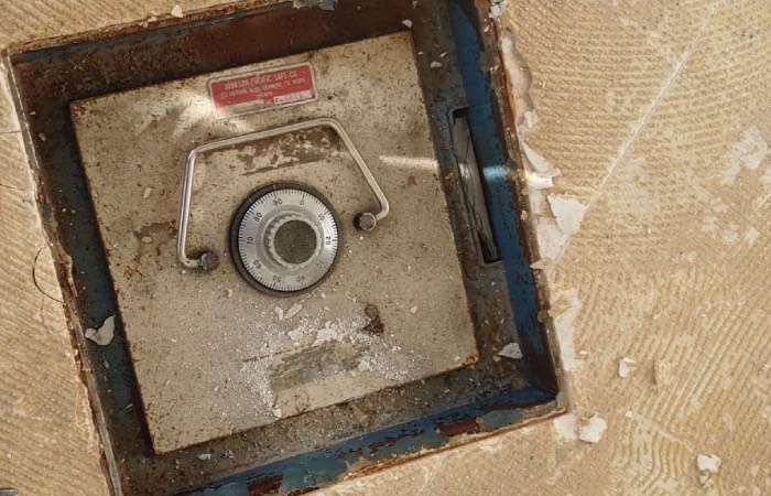 Загадочный сейф.