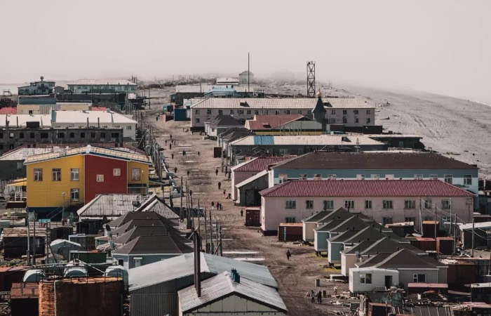 Местом жителям приходится переносить много трудностей.