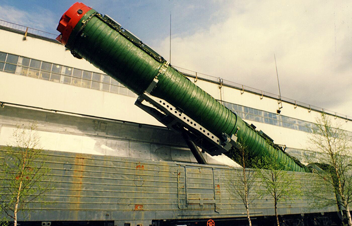 Подъем ракеты из БЖРК/ фото: cdn23.img.ria.ru